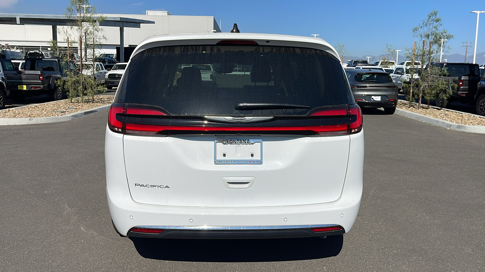 2024 Chrysler Pacifica Touring L 4