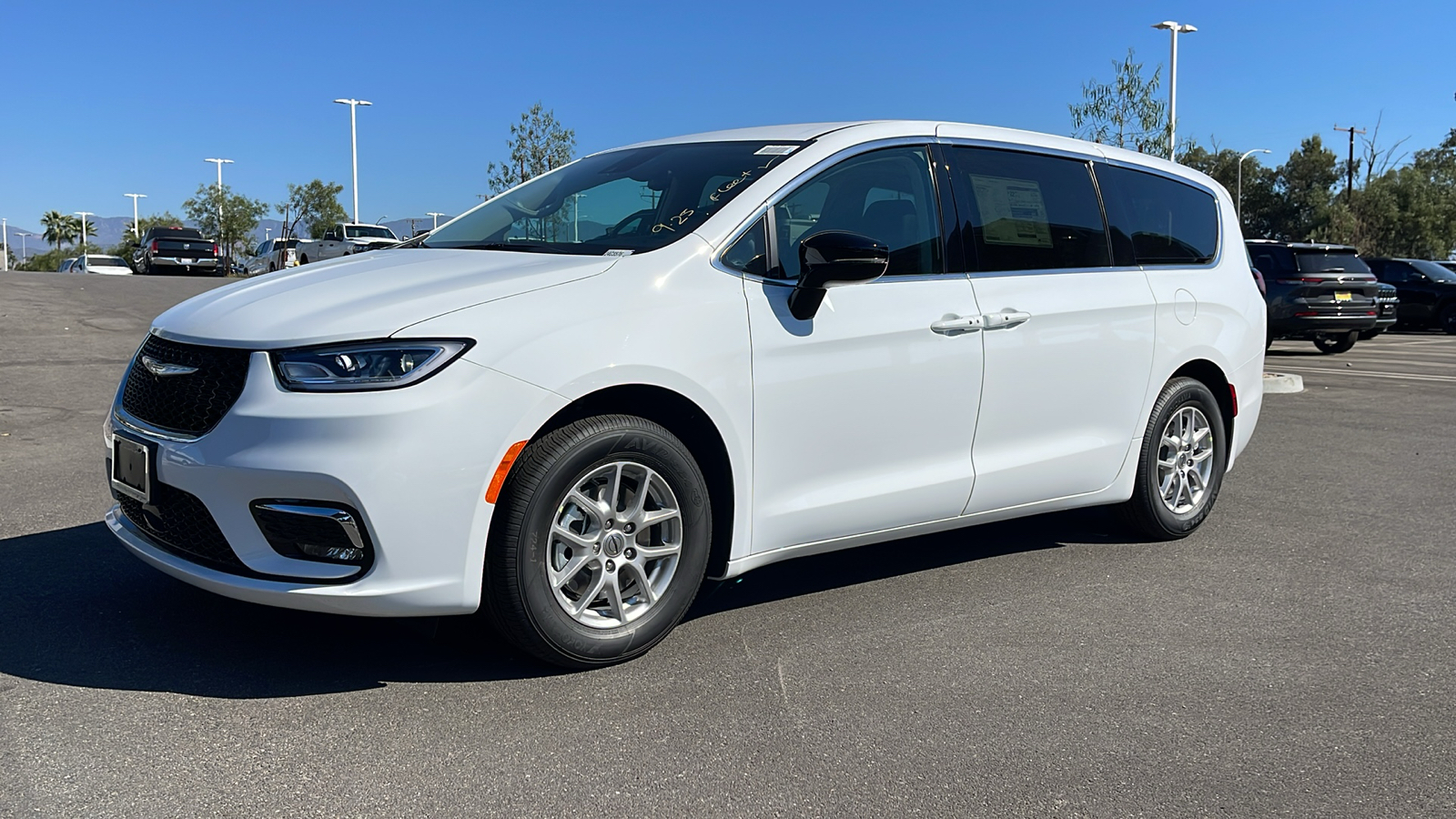 2024 Chrysler Pacifica Touring L 1