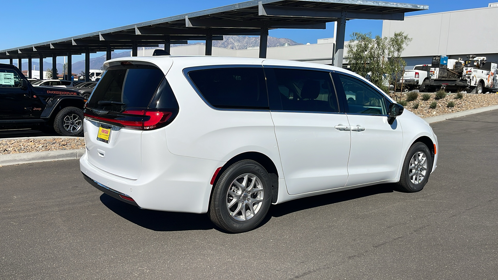 2024 Chrysler Pacifica Touring L 5