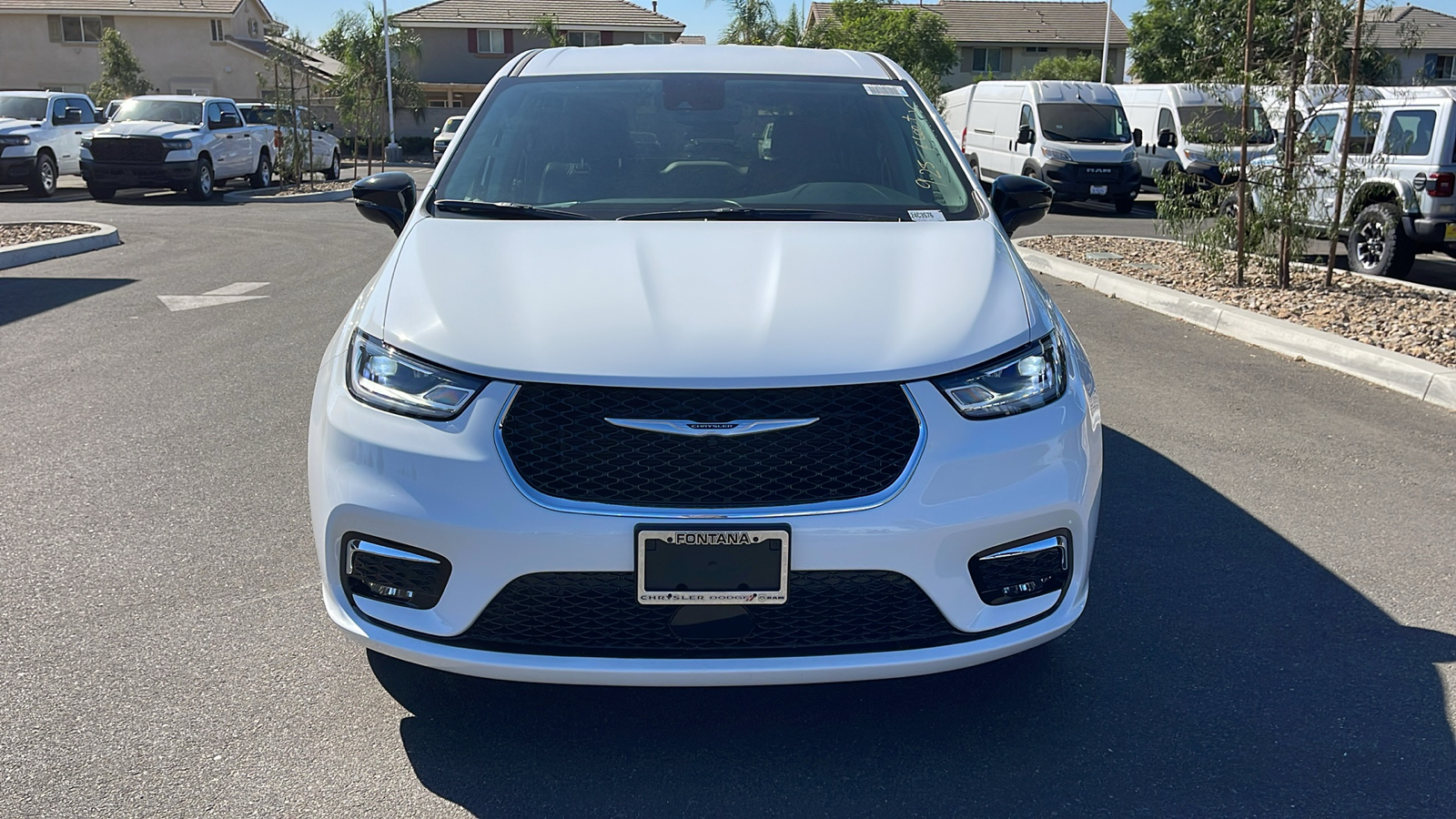 2024 Chrysler Pacifica Touring L 8