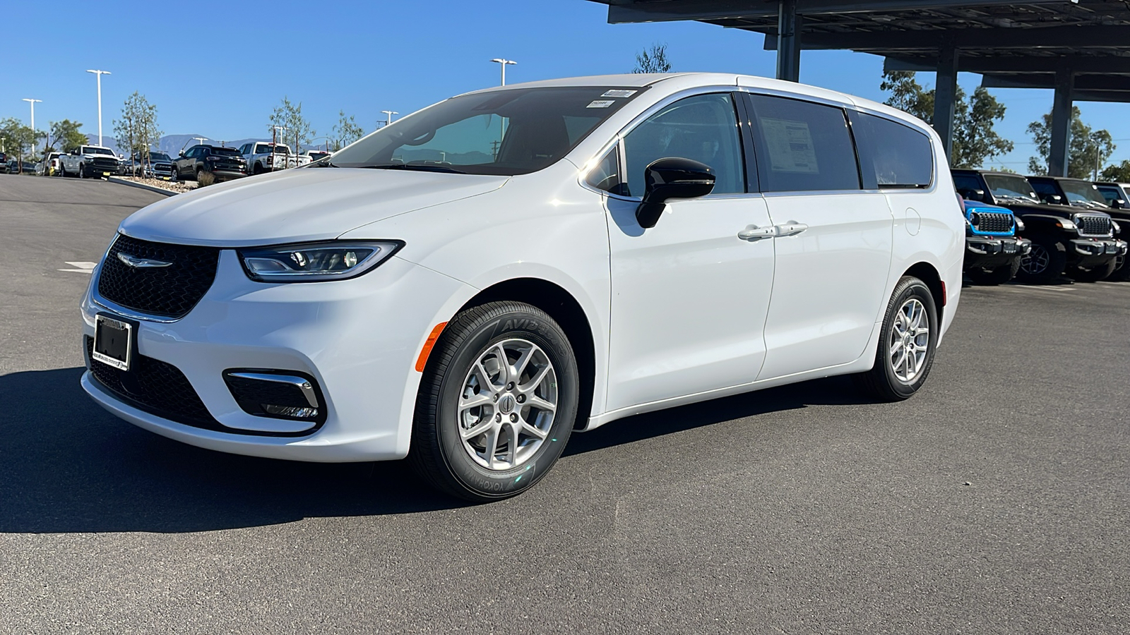 2024 Chrysler Pacifica Touring L 1