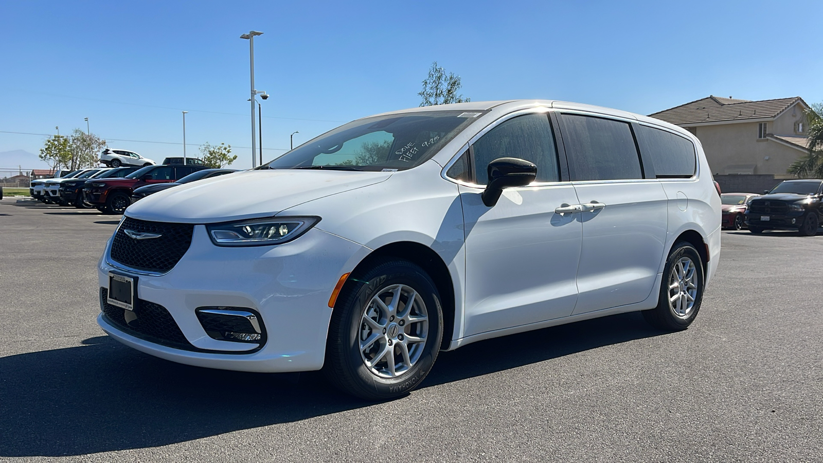 2024 Chrysler Pacifica Touring L 1