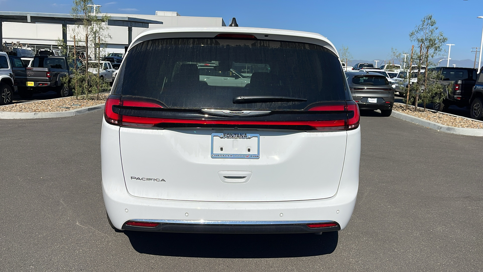 2024 Chrysler Pacifica Touring L 4