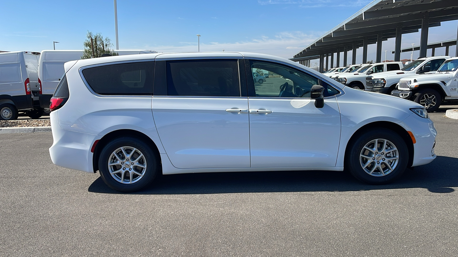 2024 Chrysler Pacifica Touring L 6