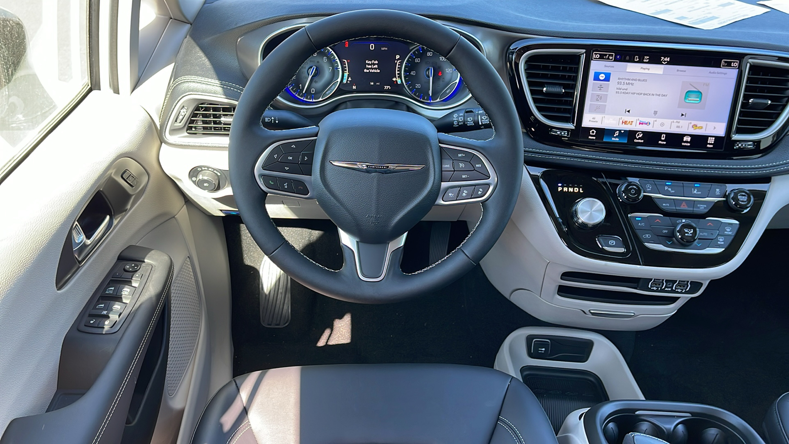 2024 Chrysler Pacifica Touring L 14