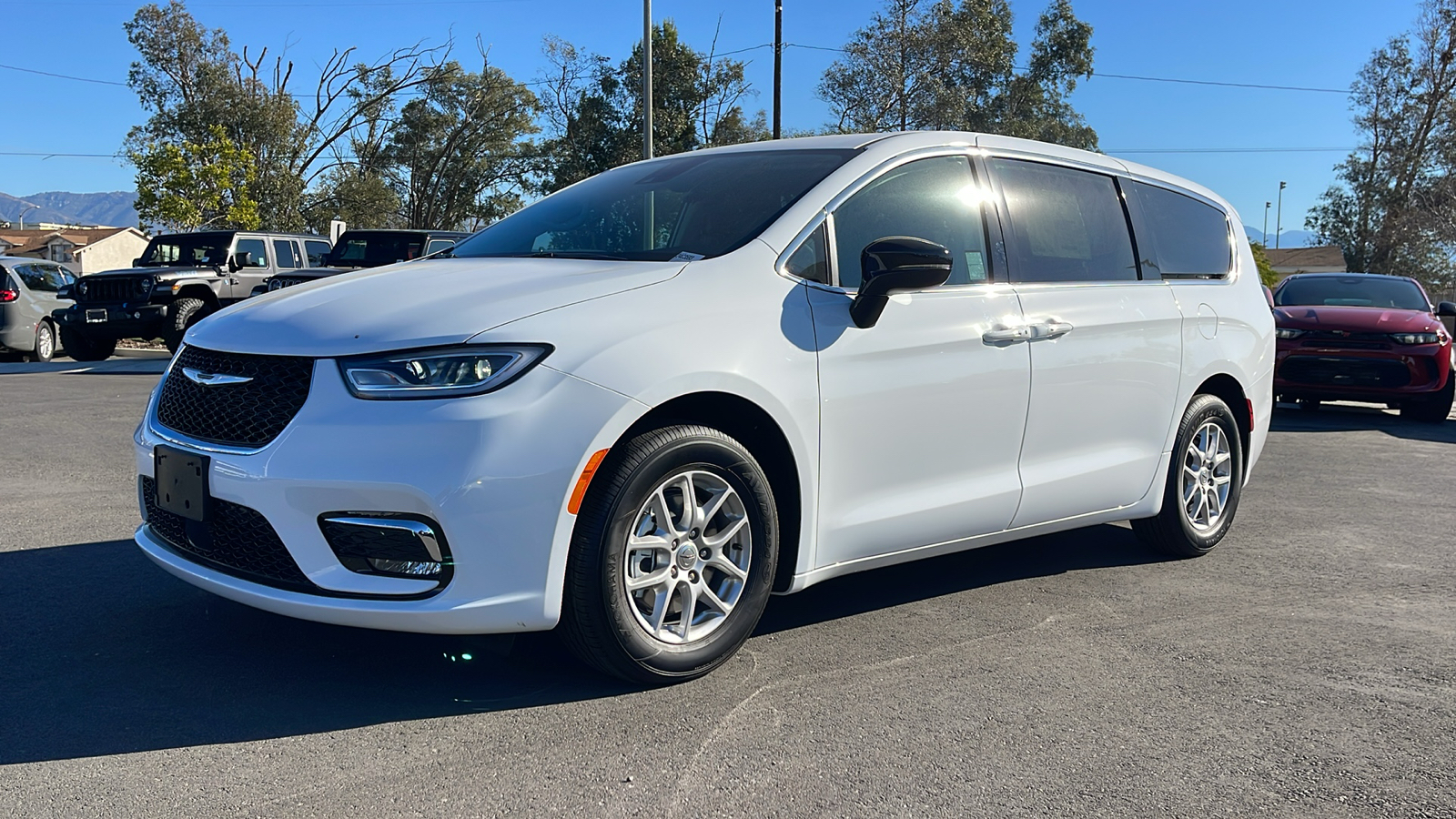 2024 Chrysler Pacifica Touring L 1