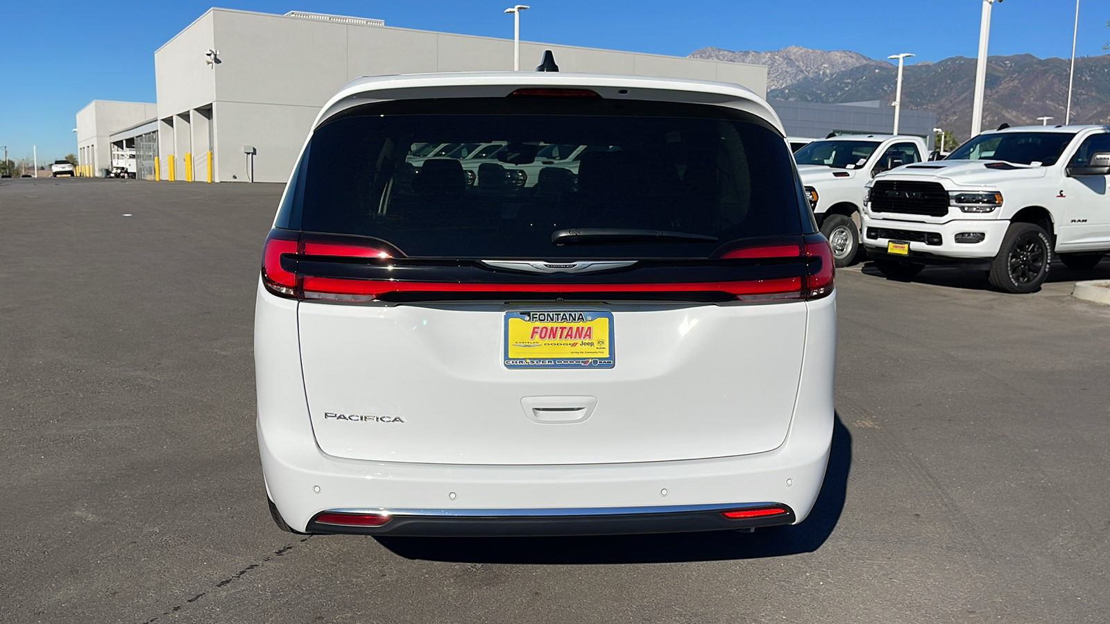 2024 Chrysler Pacifica Touring L 4