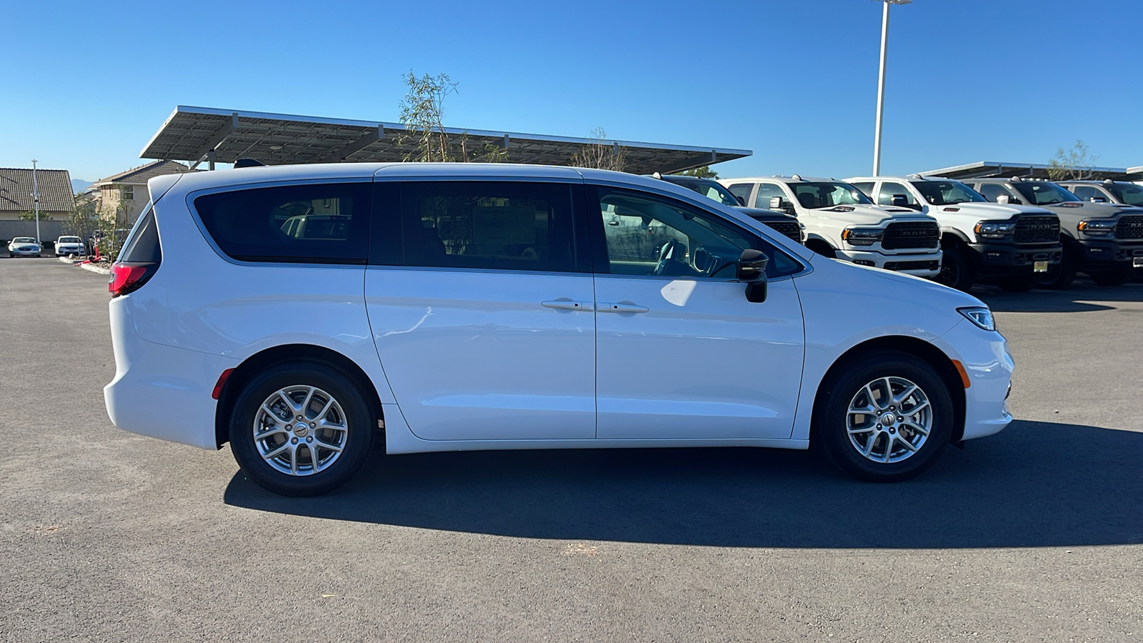 2024 Chrysler Pacifica Touring L 6