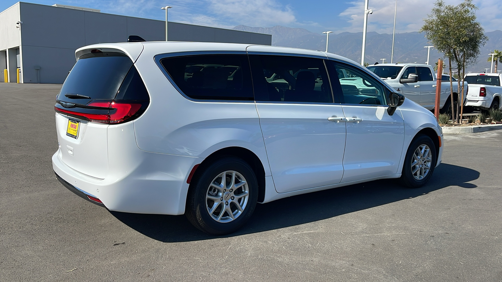 2024 Chrysler Pacifica Touring L 5