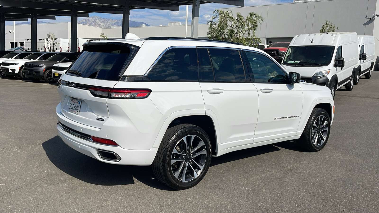 2022 Jeep Grand Cherokee Overland 5