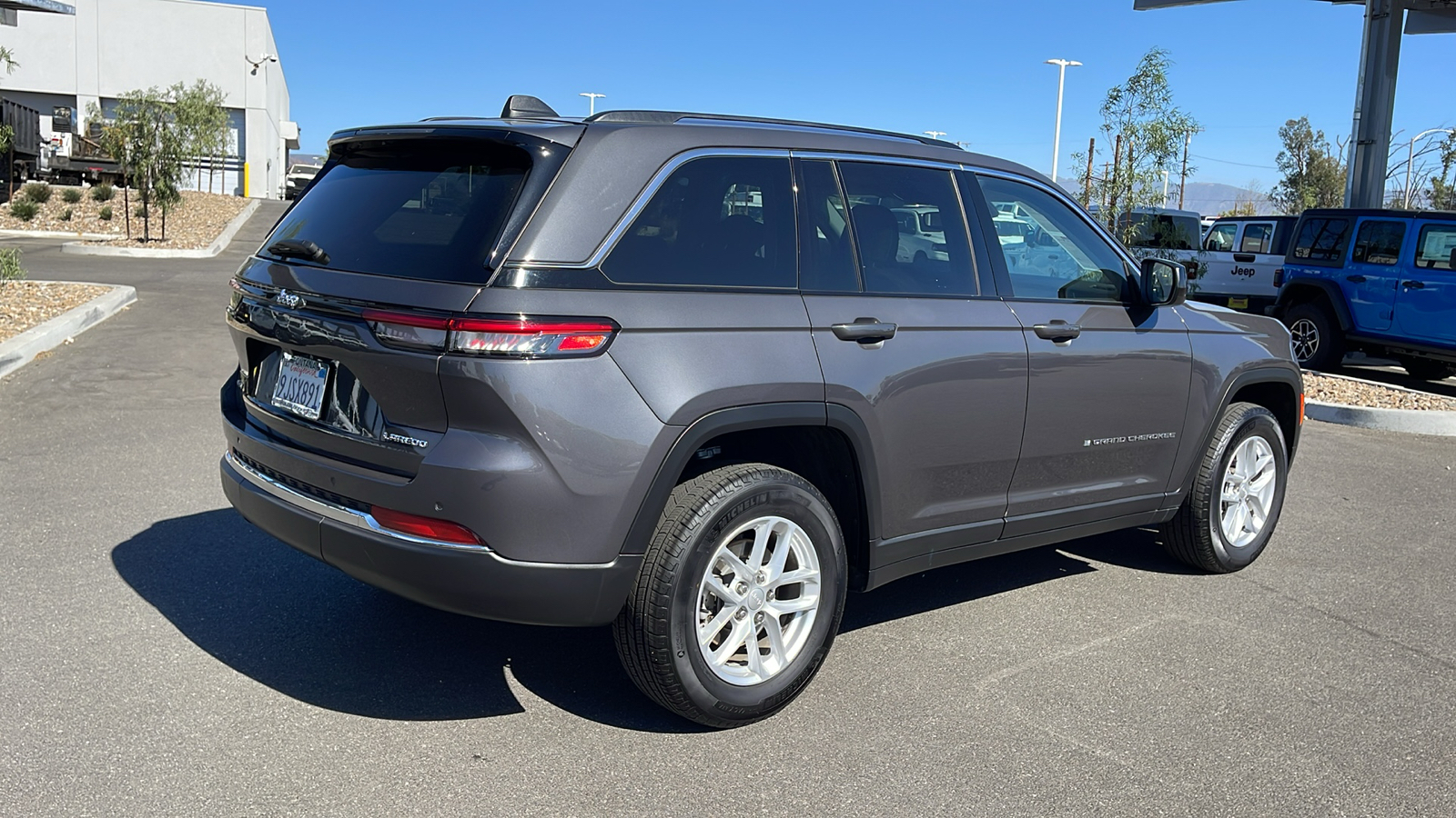 2023 Jeep Grand Cherokee Laredo 5