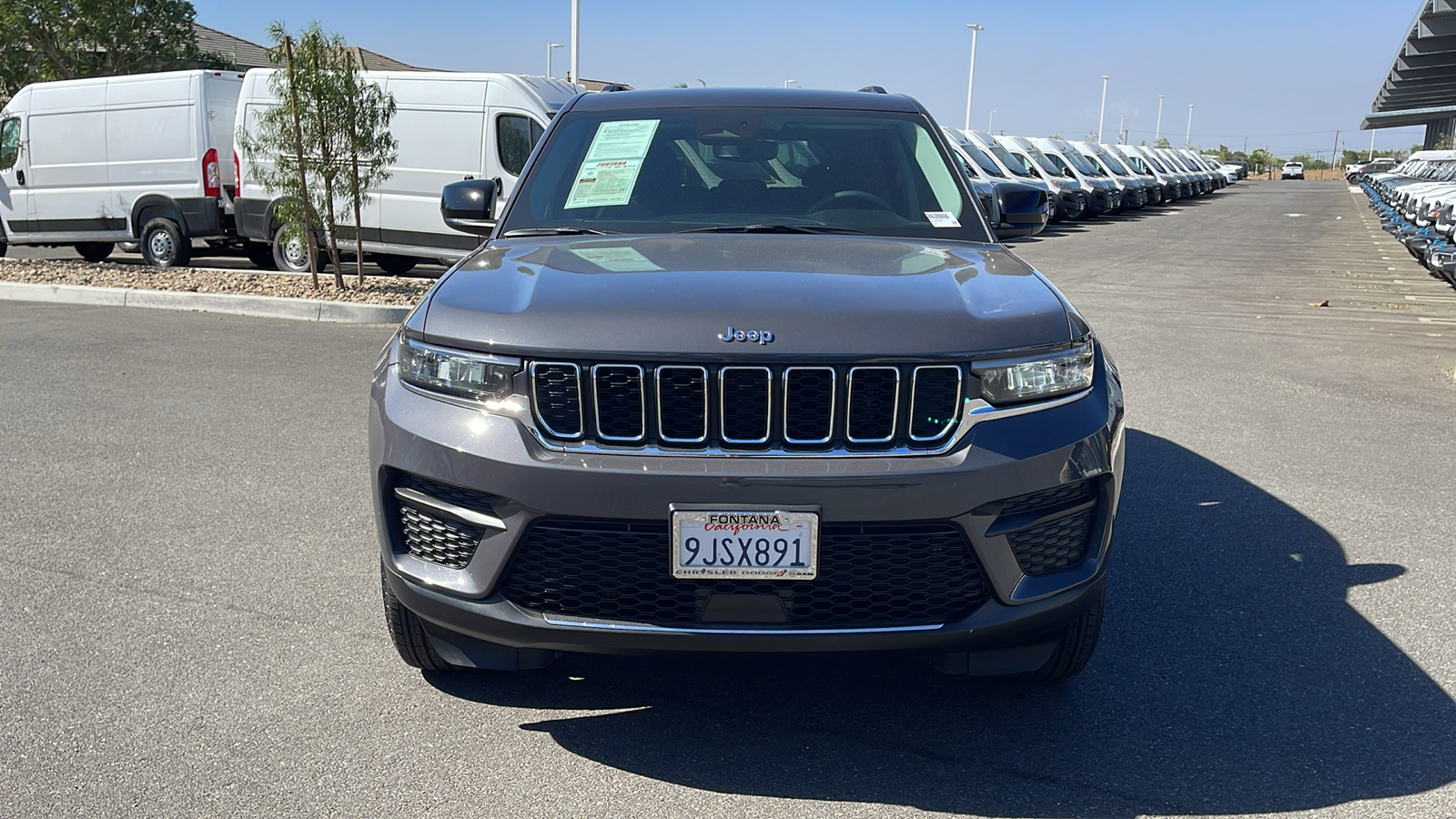 2023 Jeep Grand Cherokee Laredo 8