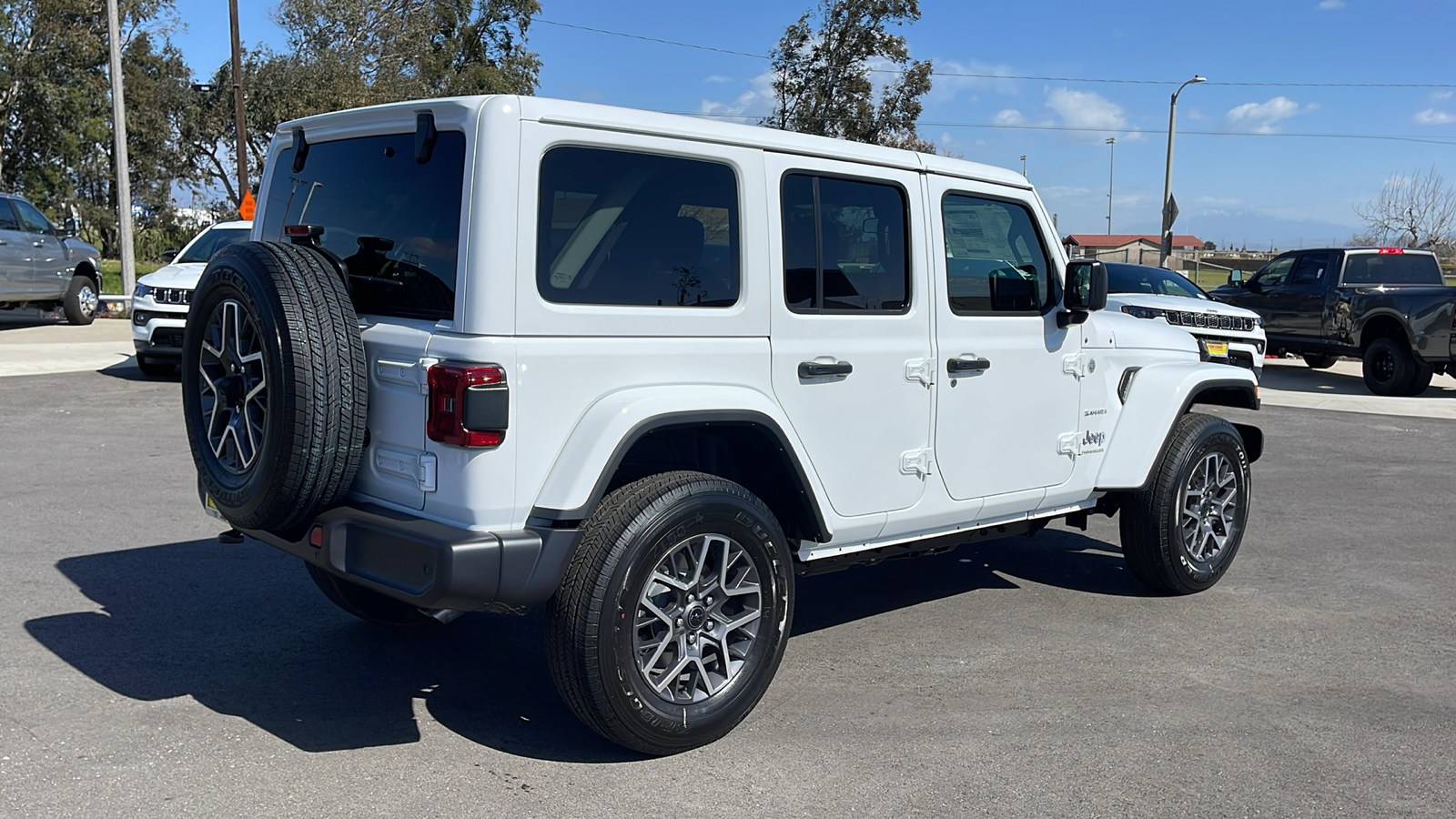 2024 Jeep Wrangler Sahara 5