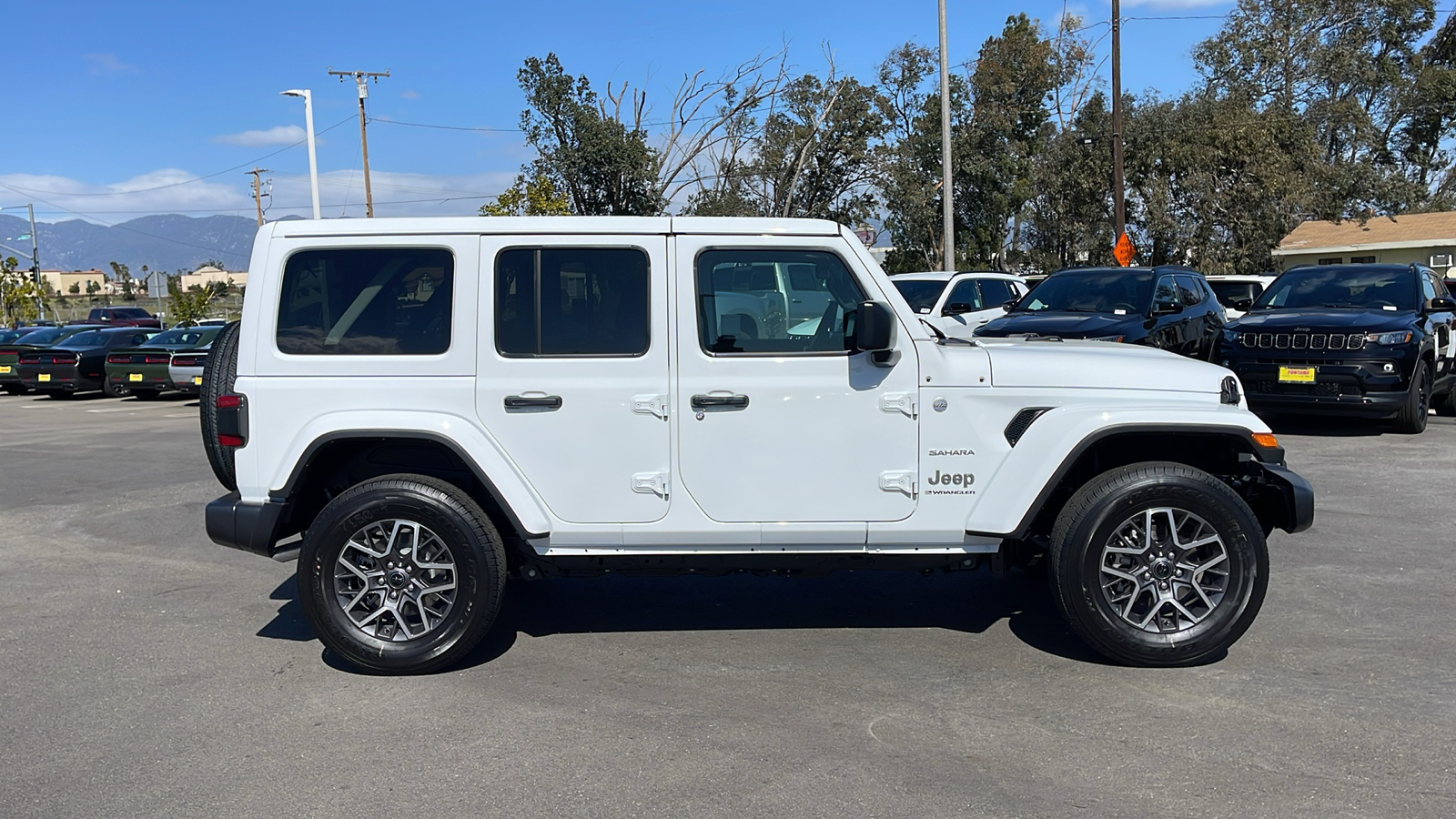 2024 Jeep Wrangler Sahara 6