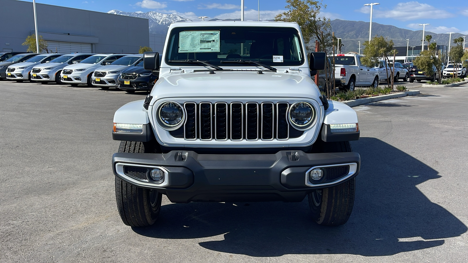 2024 Jeep Wrangler Sahara 8