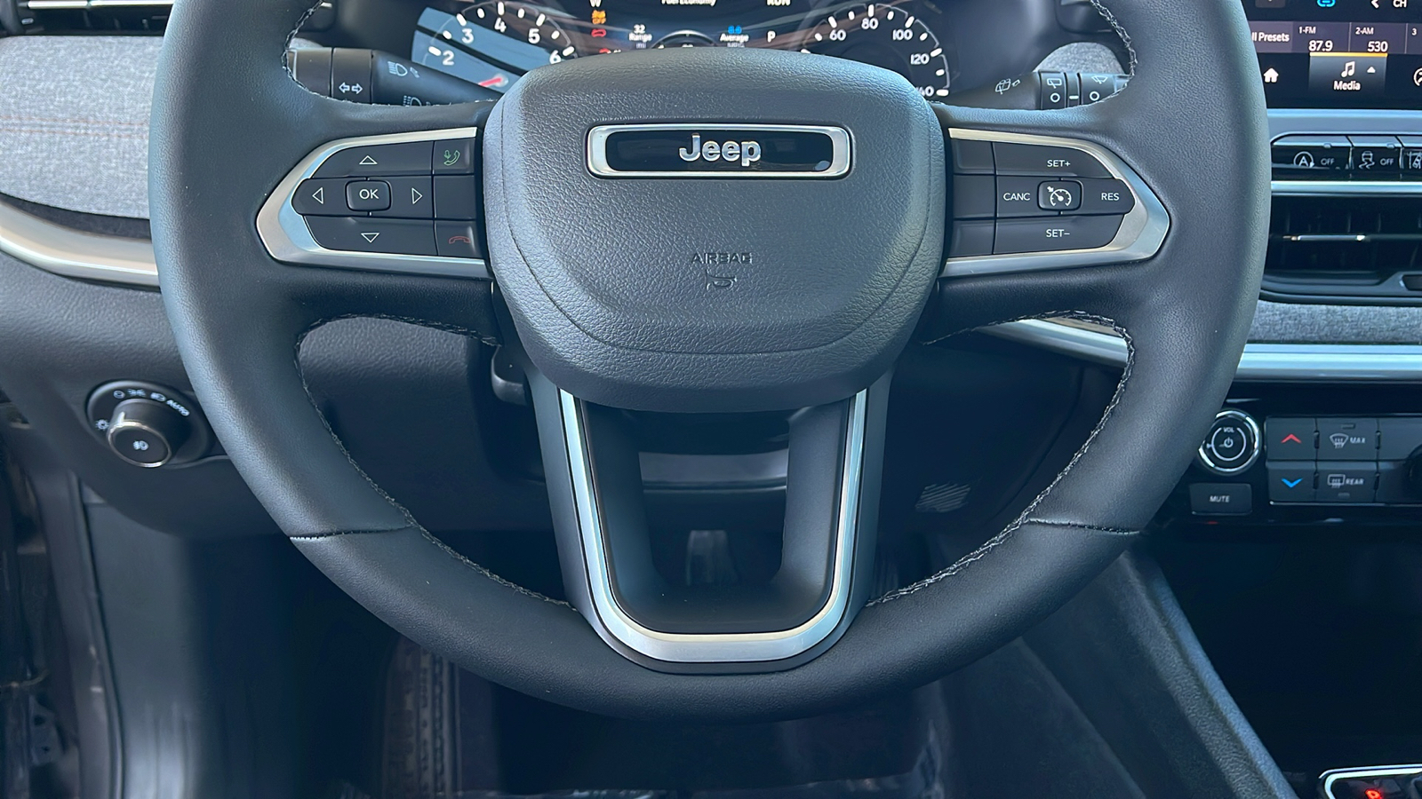 2024 Jeep Compass Latitude Lux 21