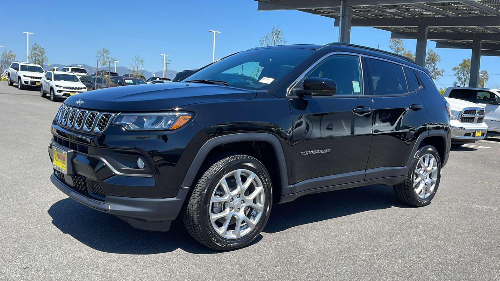 2024 Jeep Compass Latitude Lux 1