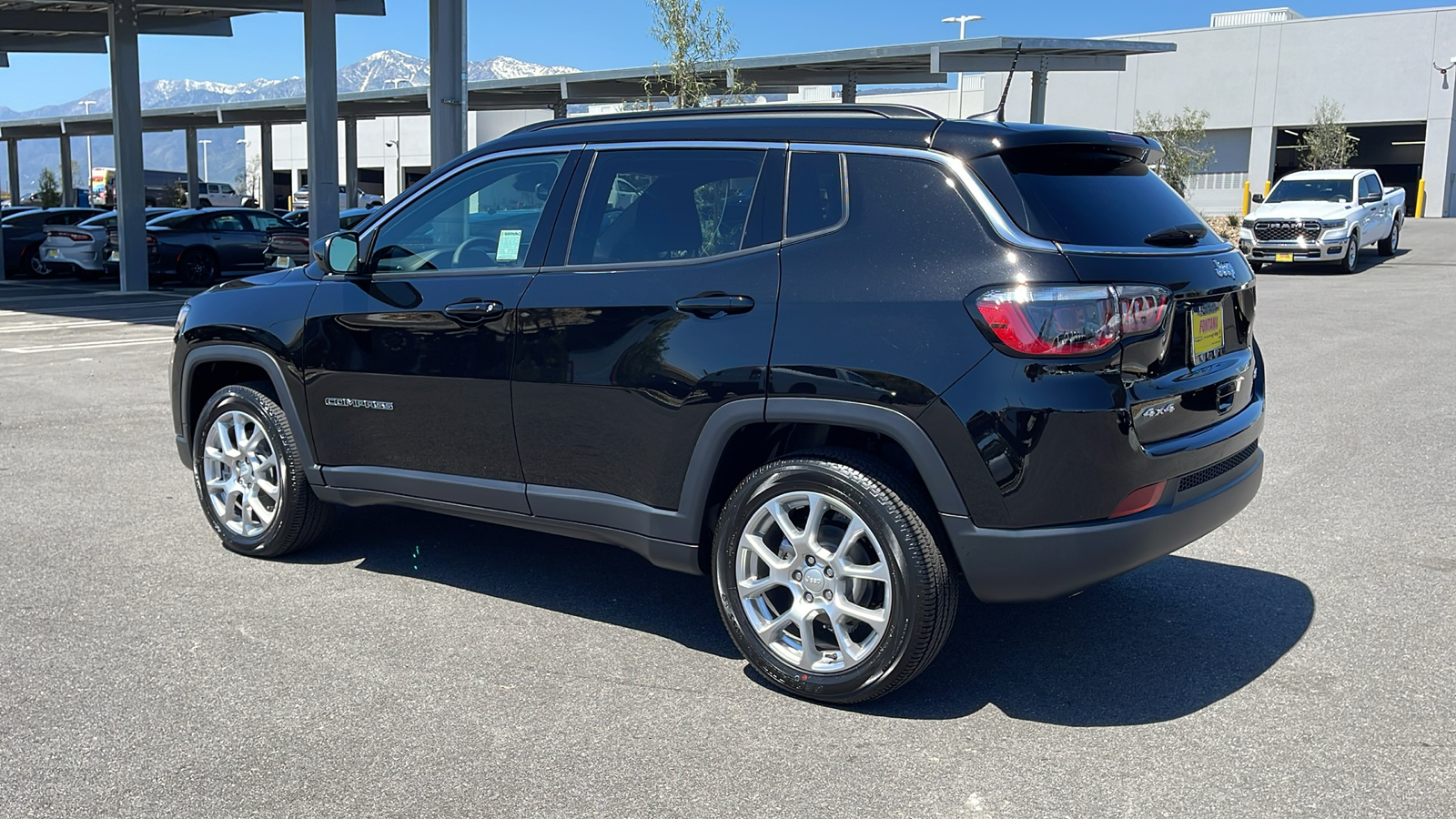 2024 Jeep Compass Latitude Lux 3