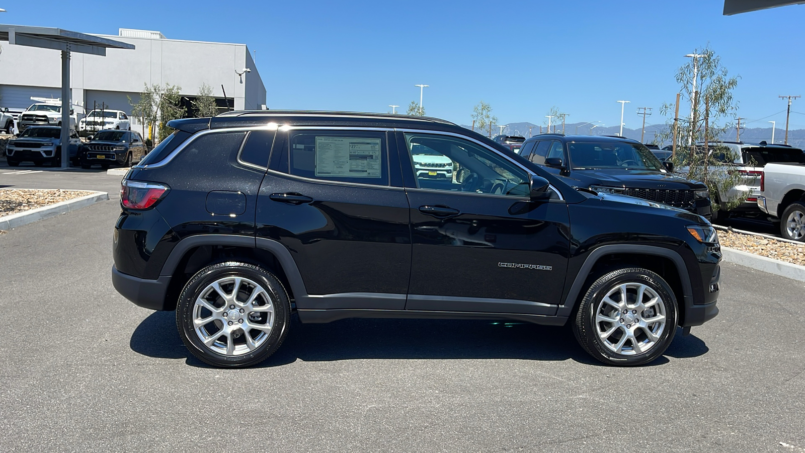 2024 Jeep Compass Latitude Lux 6