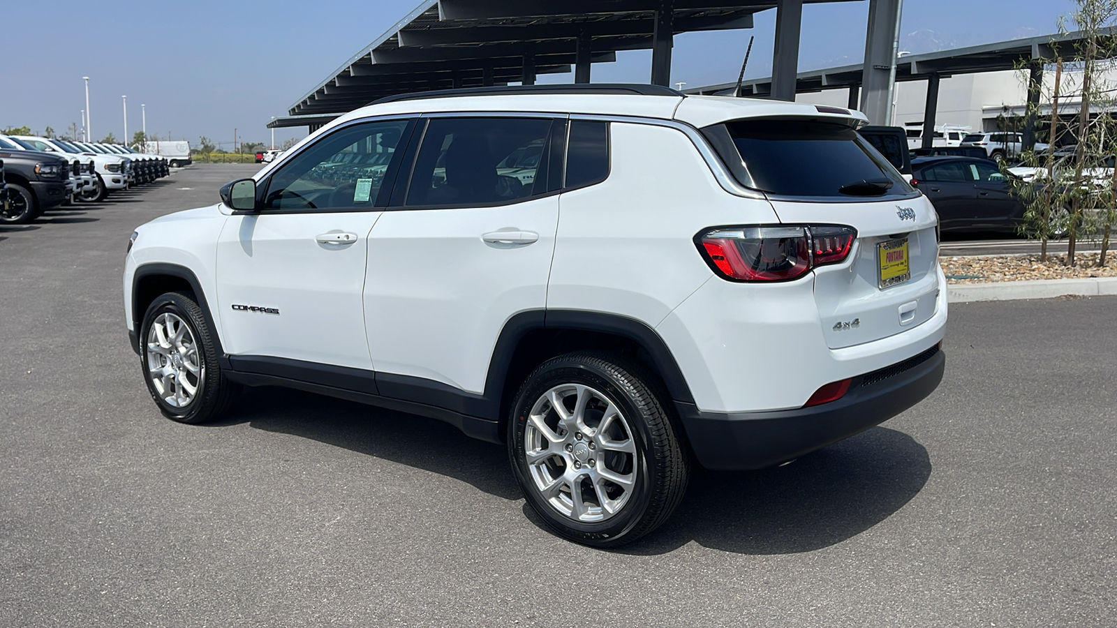 2024 Jeep Compass Latitude Lux 3