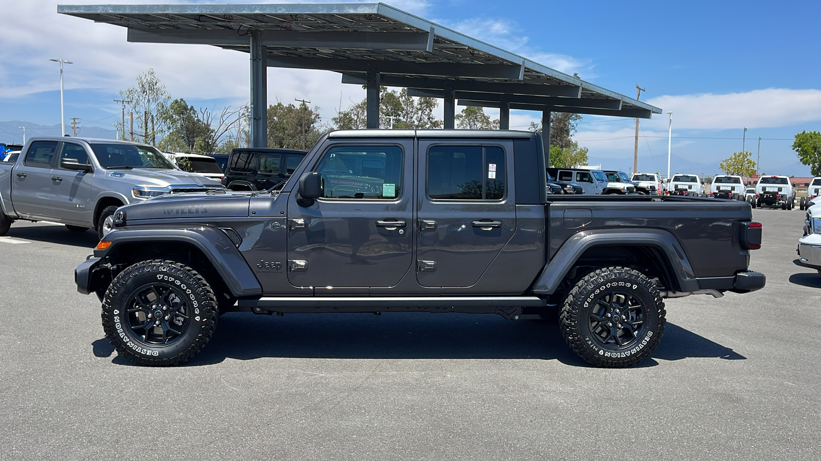 2024 Jeep Gladiator Willys 2