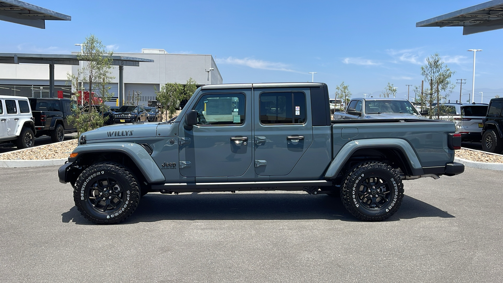 2024 Jeep Gladiator Willys 2