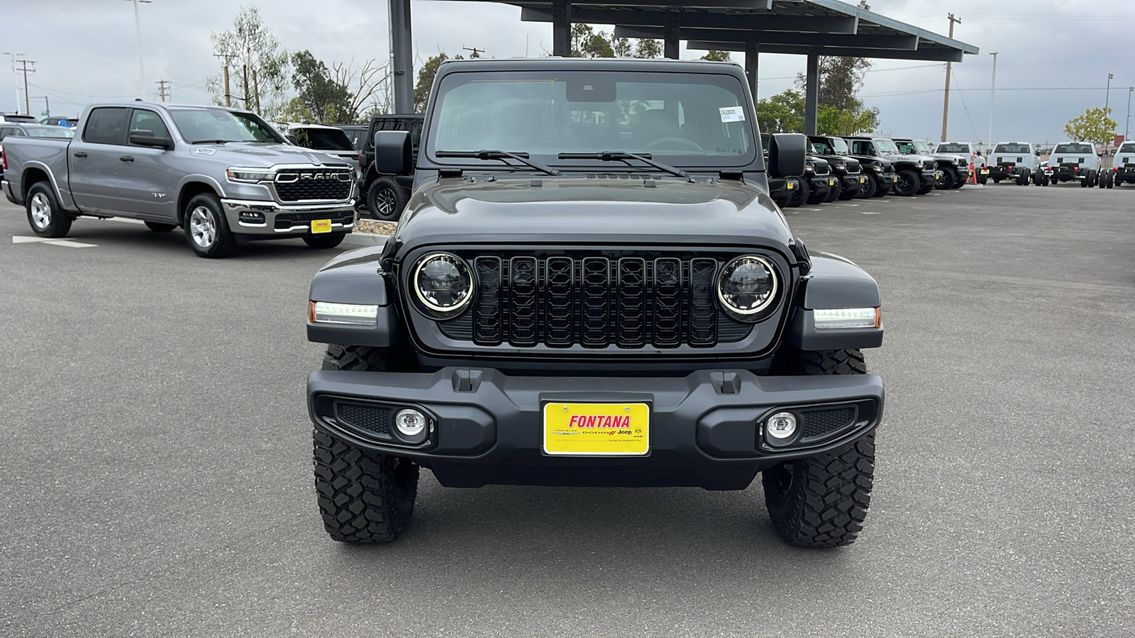 2024 Jeep Gladiator Willys 8