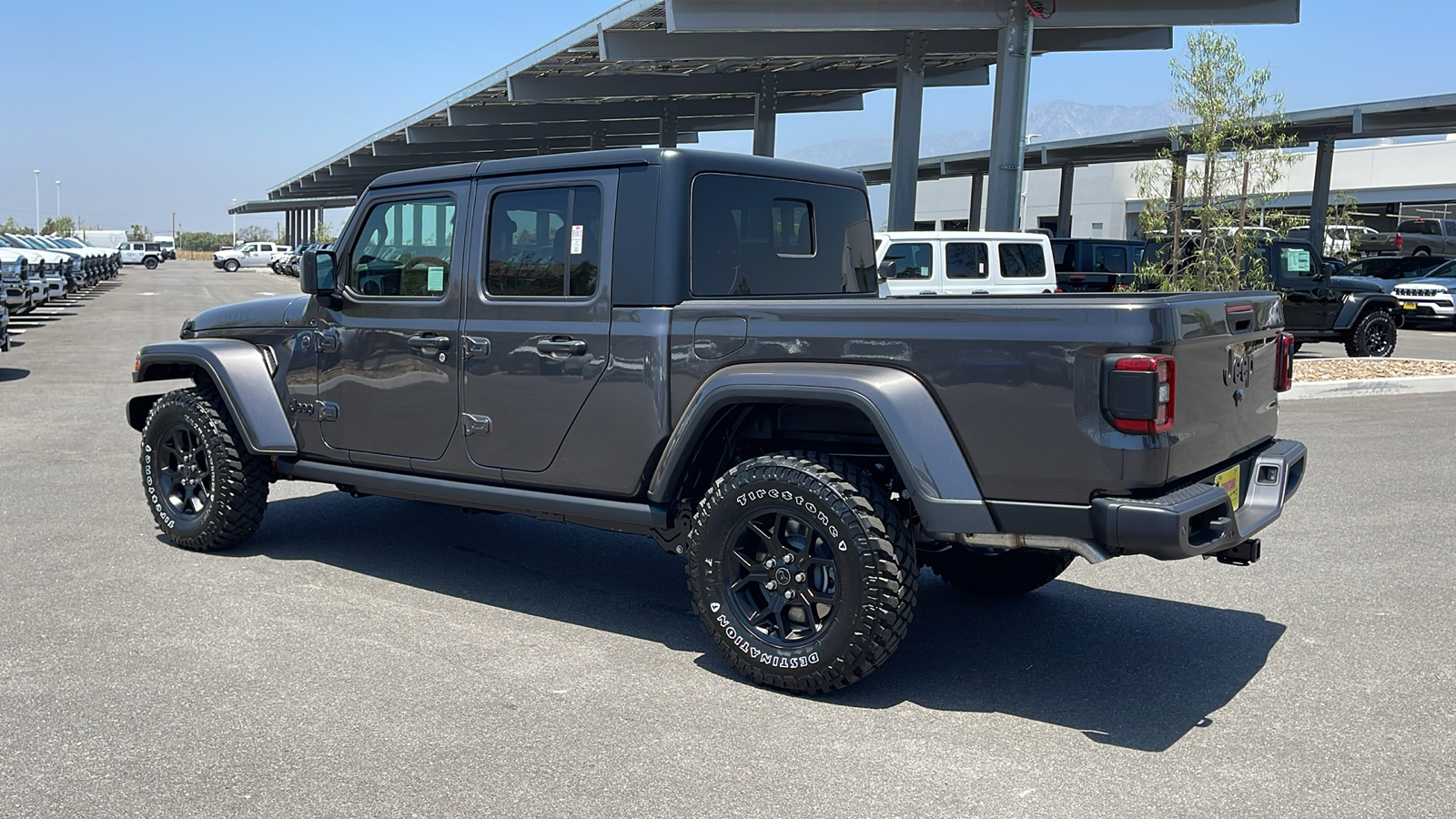 2024 Jeep Gladiator Willys 3