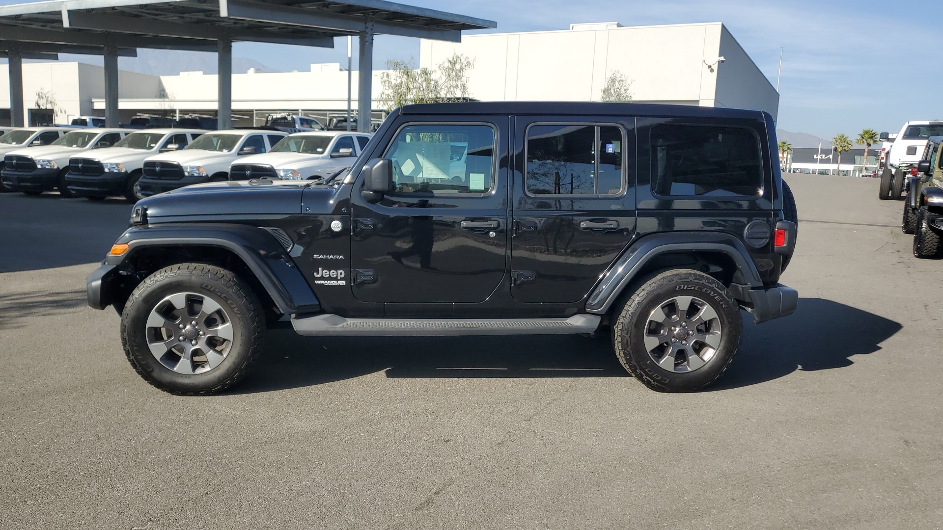 2018 Jeep Wrangler Unlimited Sahara 2