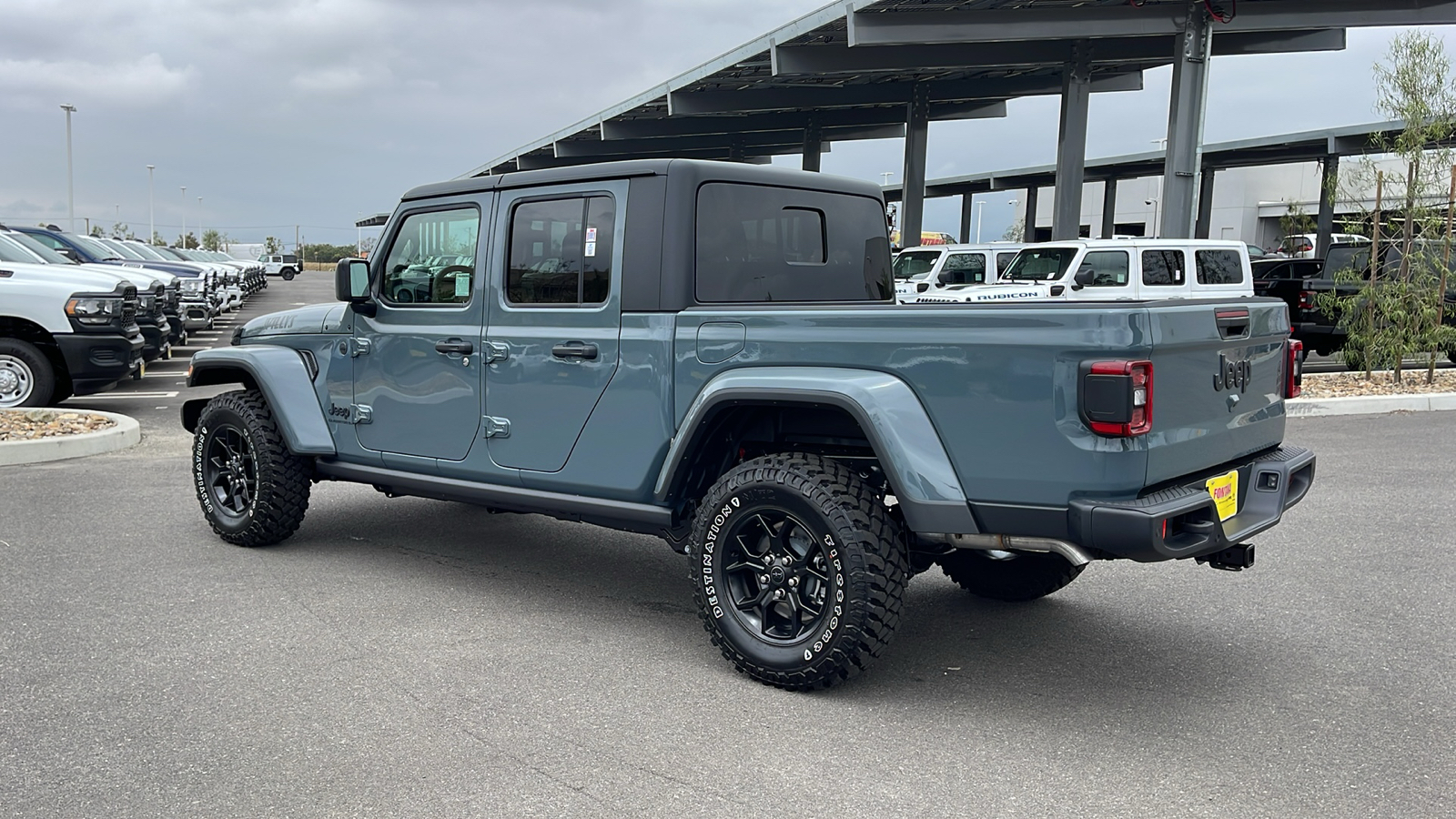 2024 Jeep Gladiator Willys 3