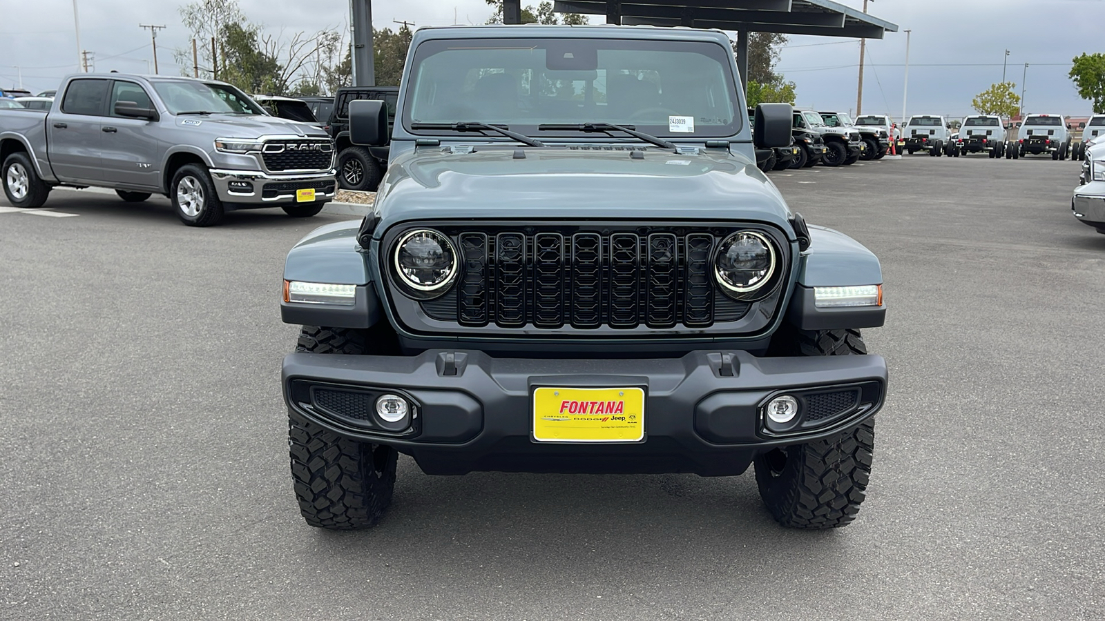 2024 Jeep Gladiator Willys 8