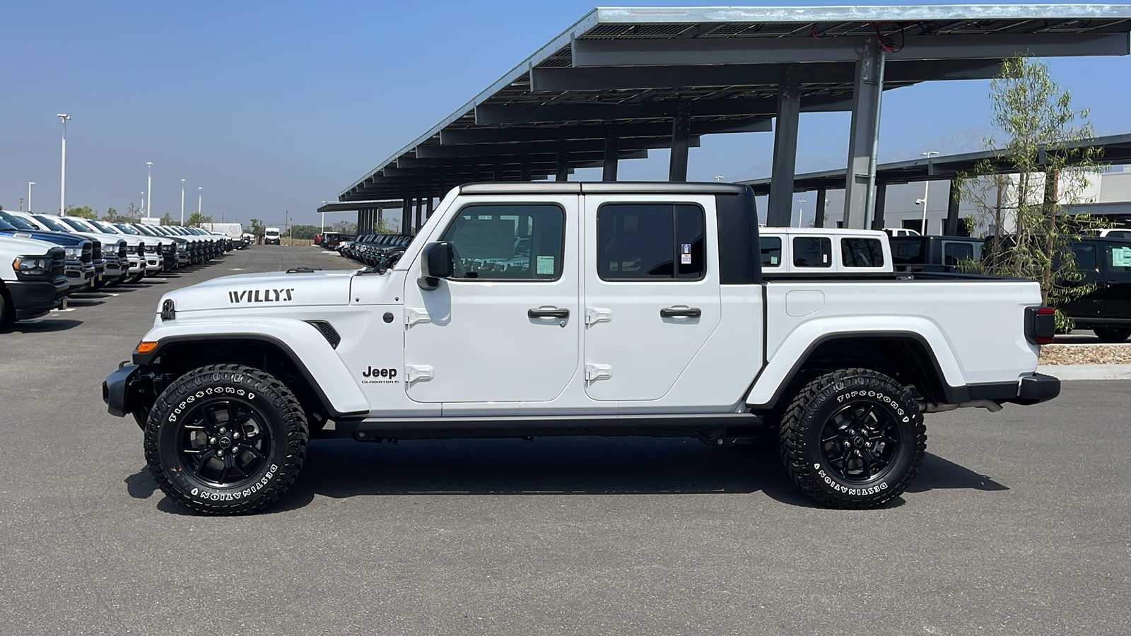 2024 Jeep Gladiator Willys 2