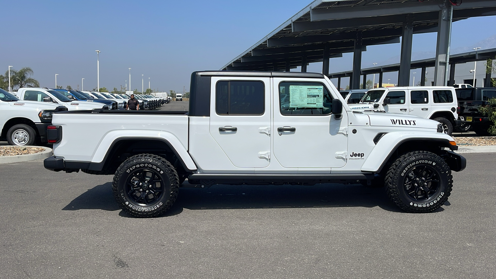 2024 Jeep Gladiator Willys 6