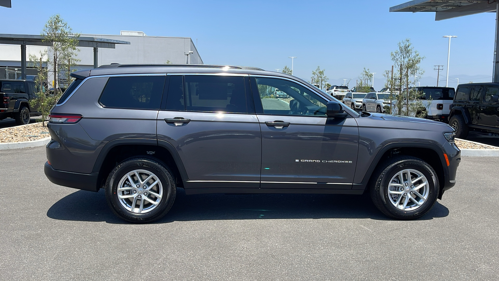 2024 Jeep Grand Cherokee L Laredo X 6