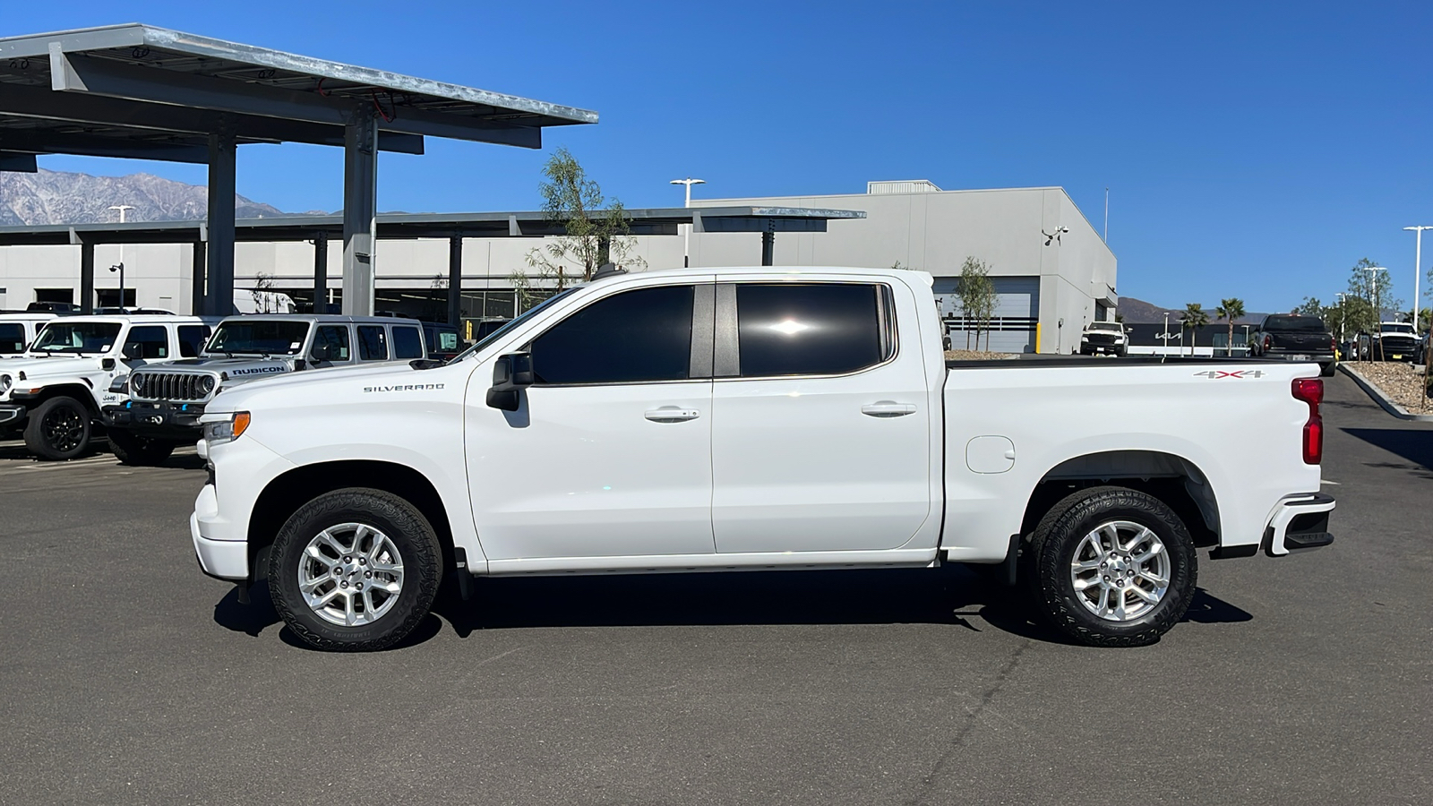 2022 Chevrolet Silverado 1500 RST 2