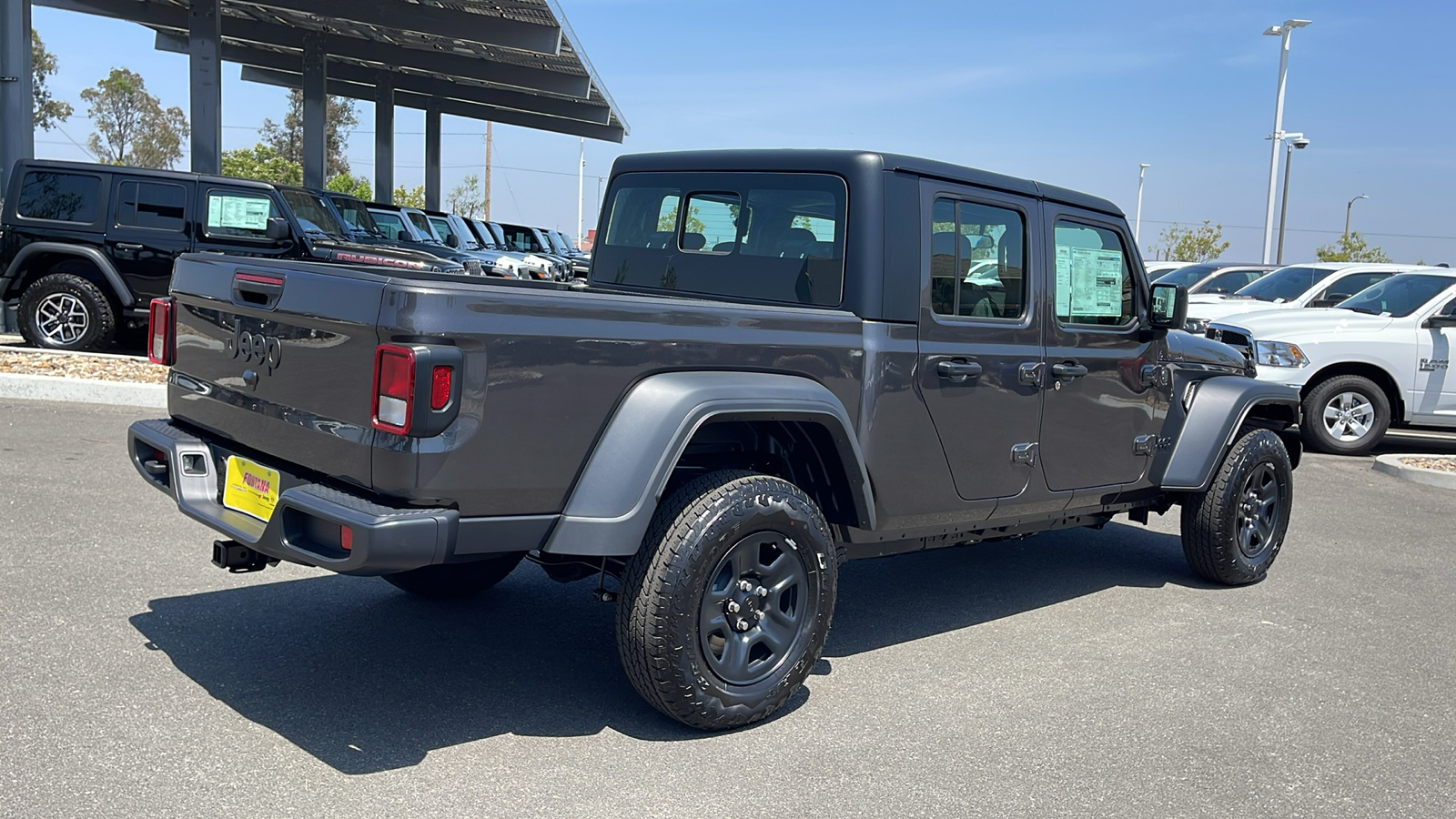 2024 Jeep Gladiator Sport 5