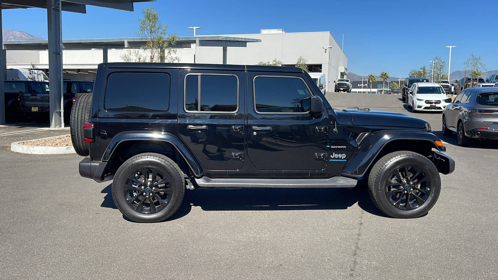 2023 Jeep Wrangler 4xe Sahara 6