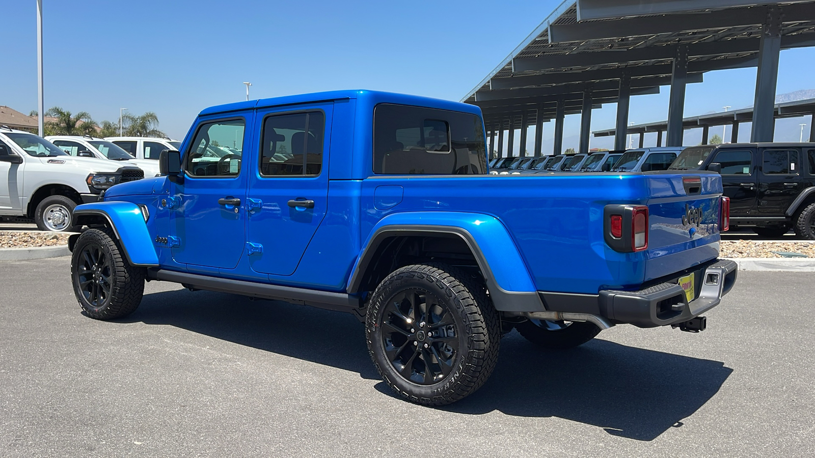 2024 Jeep Gladiator Sport/Sport S/Willys/Jeep Beach/Texas Trail 3