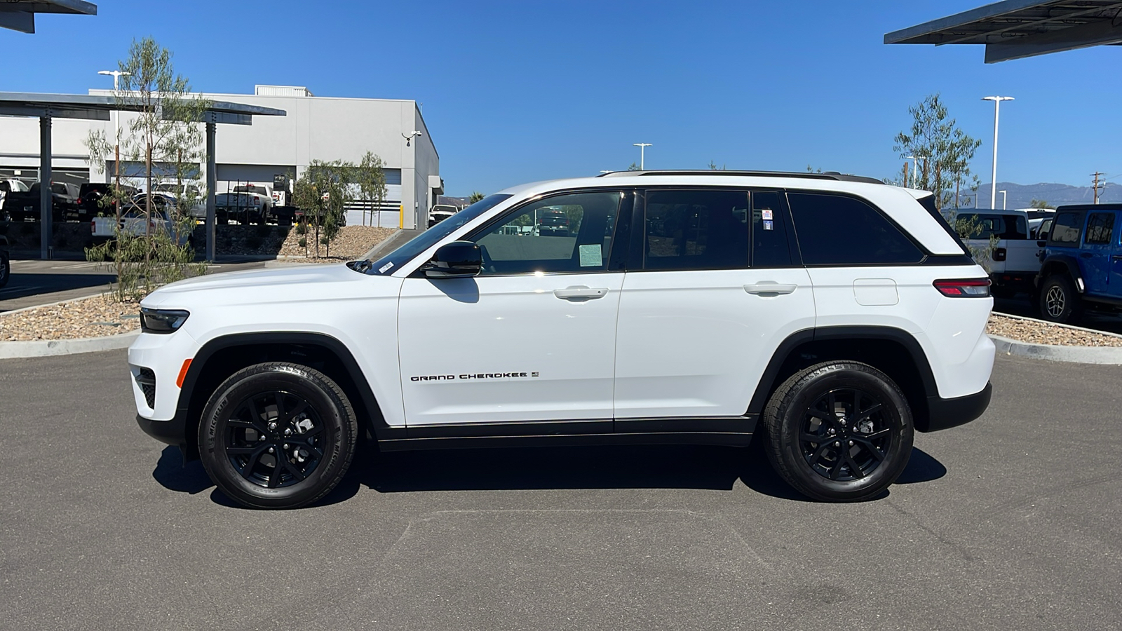 2024 Jeep Grand Cherokee Altitude 2