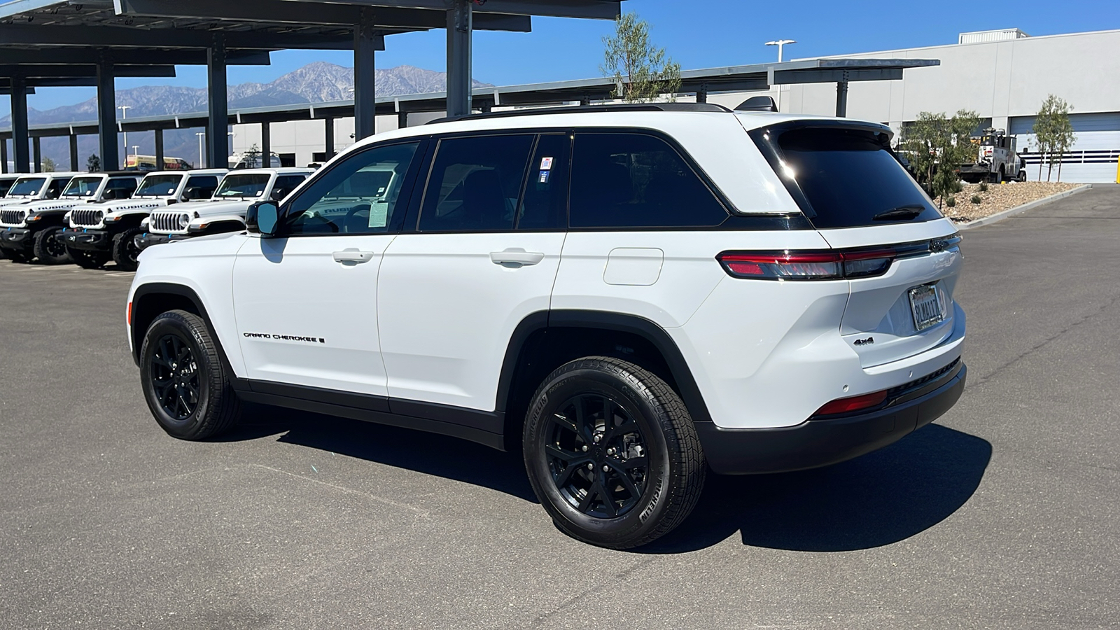 2024 Jeep Grand Cherokee Altitude 3