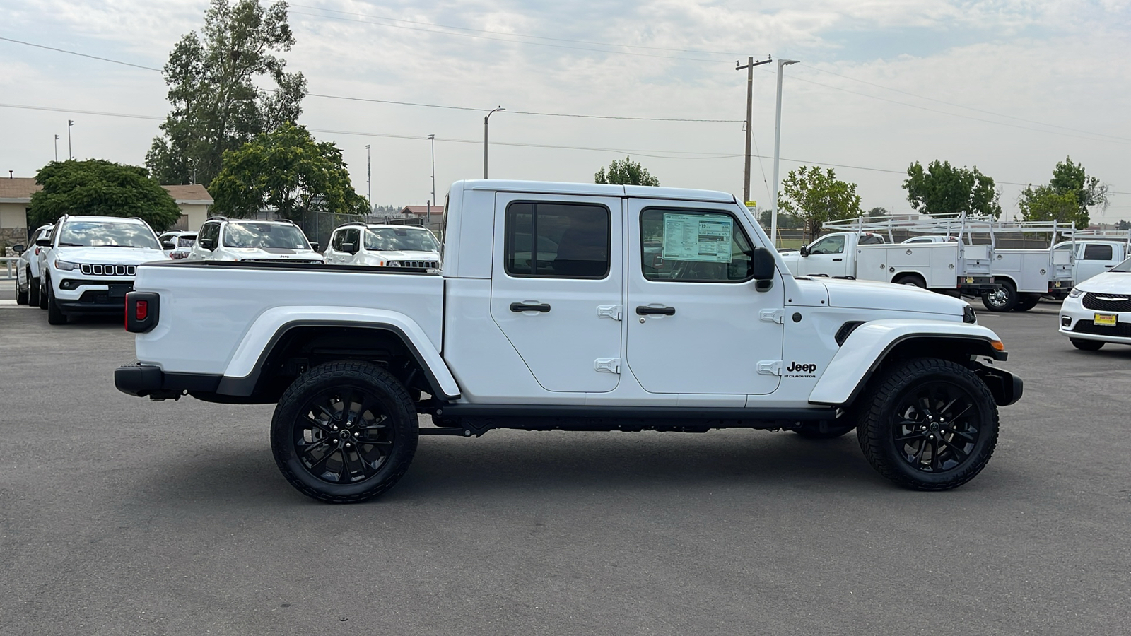 2024 Jeep Gladiator Sport/Sport S/Willys/Jeep Beach/Texas Trail 6