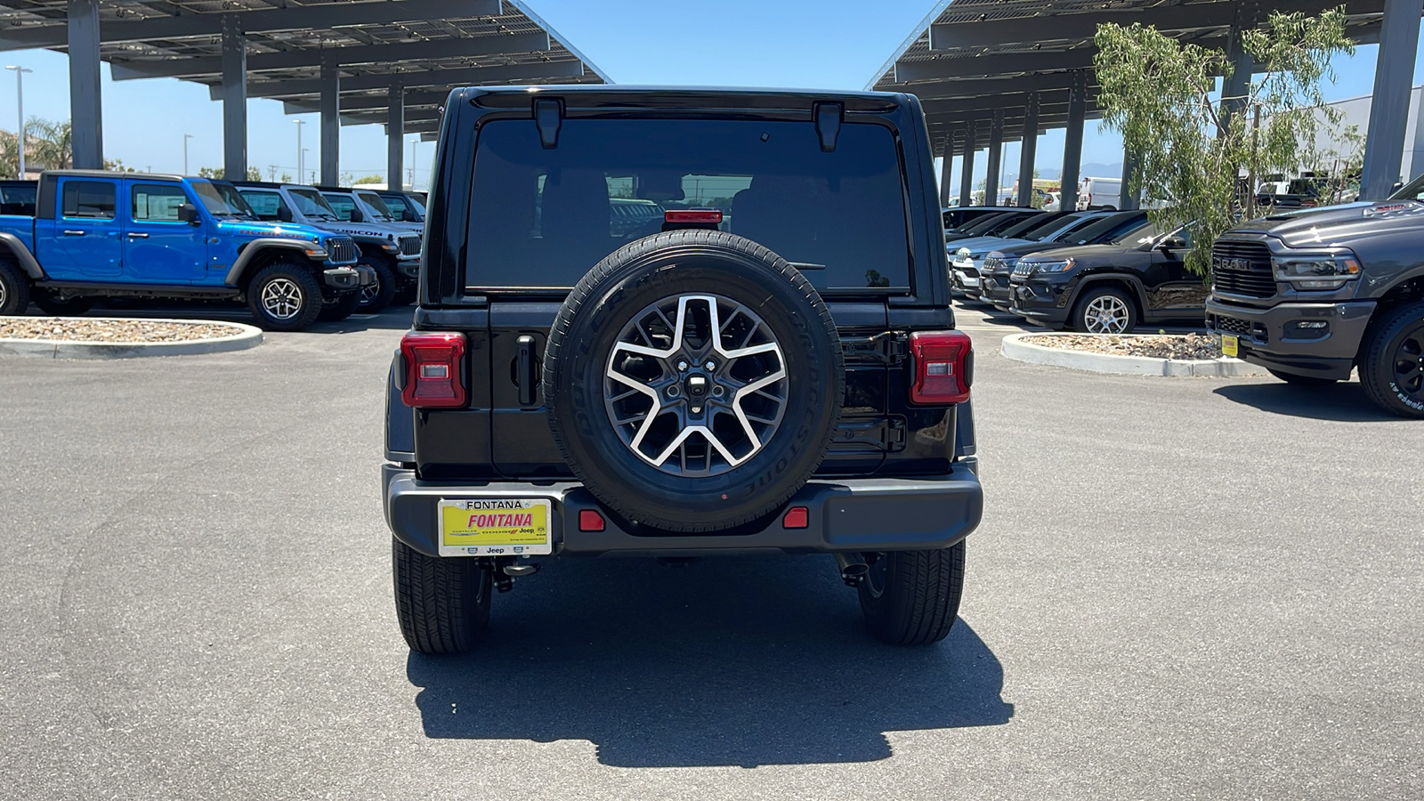 2024 Jeep Wrangler Sahara 4