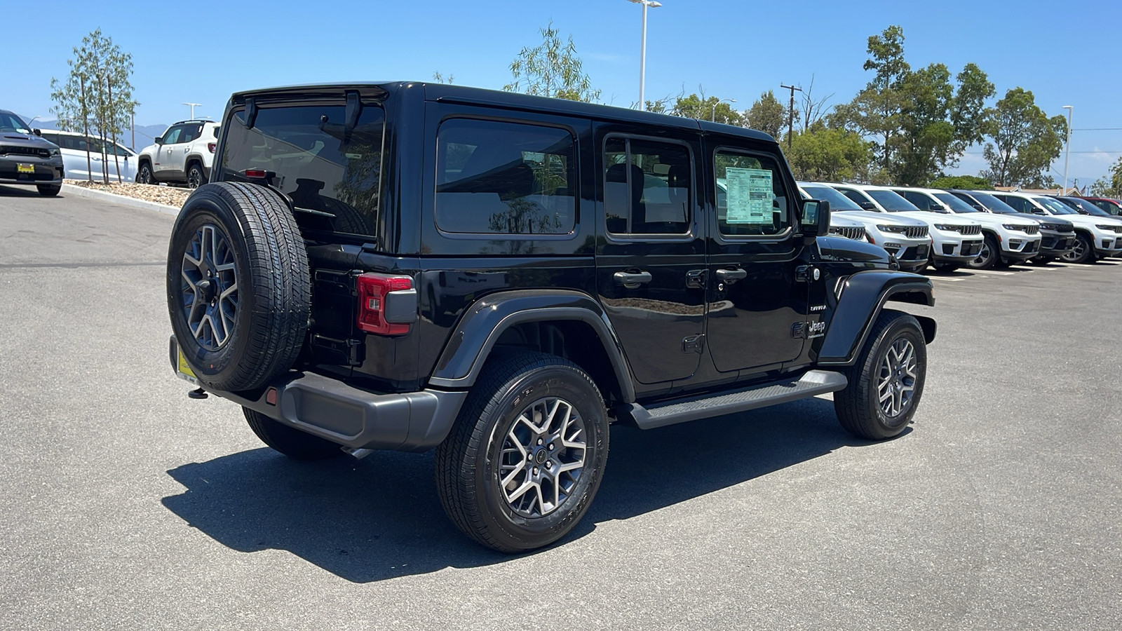 2024 Jeep Wrangler Sahara 5