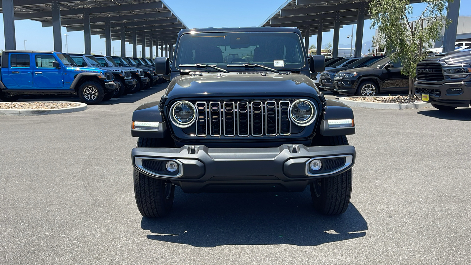 2024 Jeep Wrangler Sahara 8