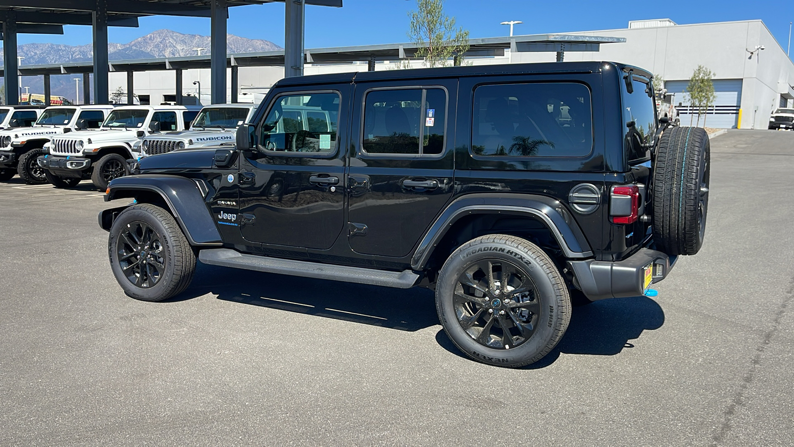 2024 Jeep Wrangler 4xe Sahara 3