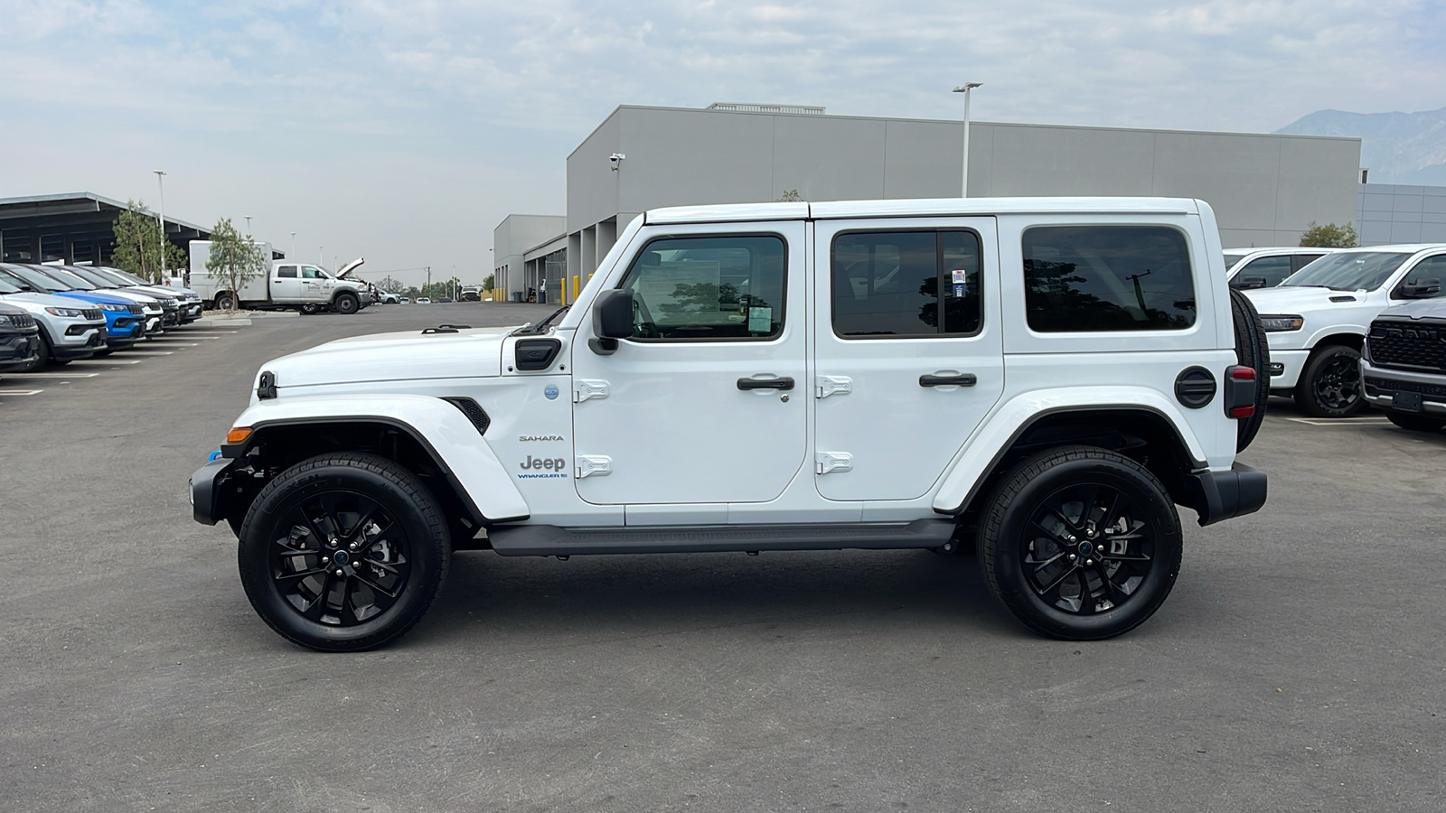 2024 Jeep Wrangler 4xe Sahara 2