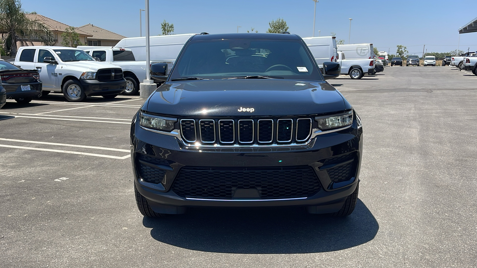 2024 Jeep Grand Cherokee Laredo X 8