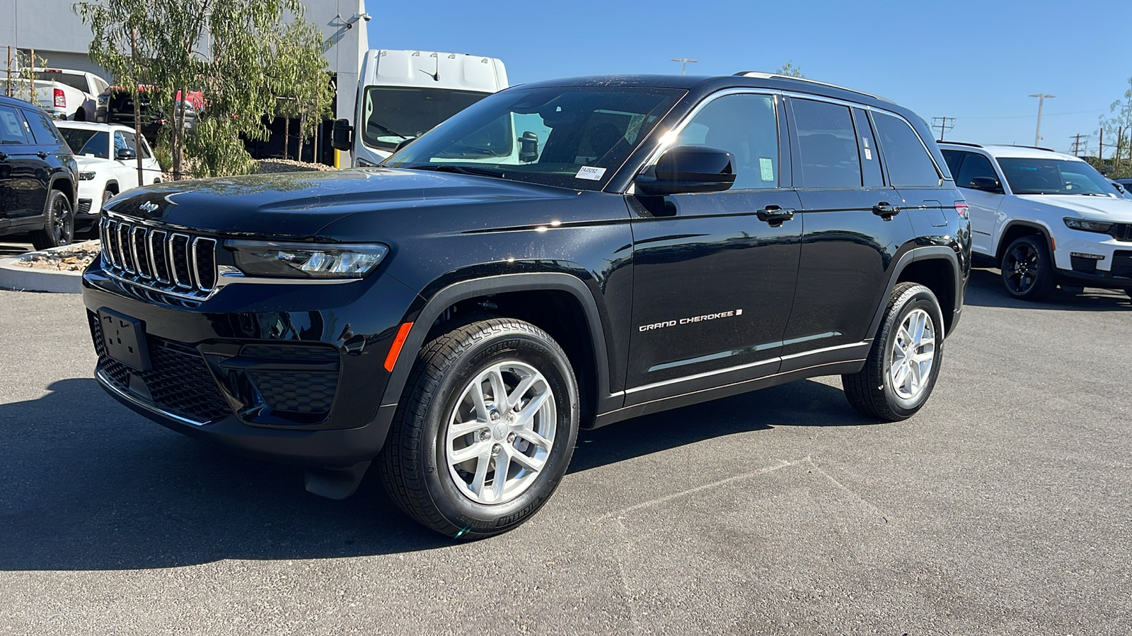 2024 Jeep Grand Cherokee Laredo X 1