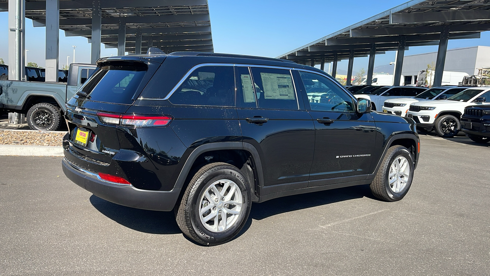 2024 Jeep Grand Cherokee Laredo X 5