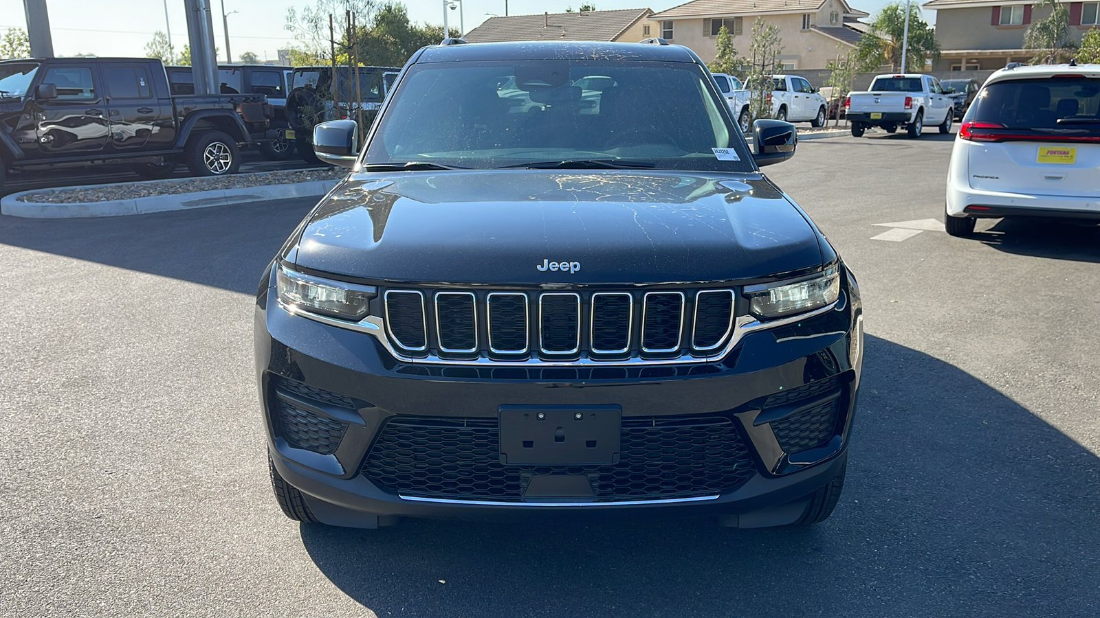 2024 Jeep Grand Cherokee Laredo X 8